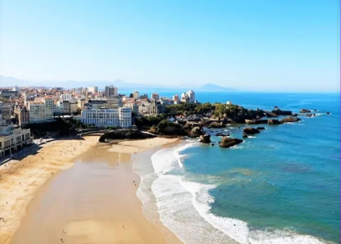 Studio Front De Mer Avec Piscine Et Balcon A Biarritz - Fr-1-3-412